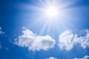 照り付ける夏の日差し